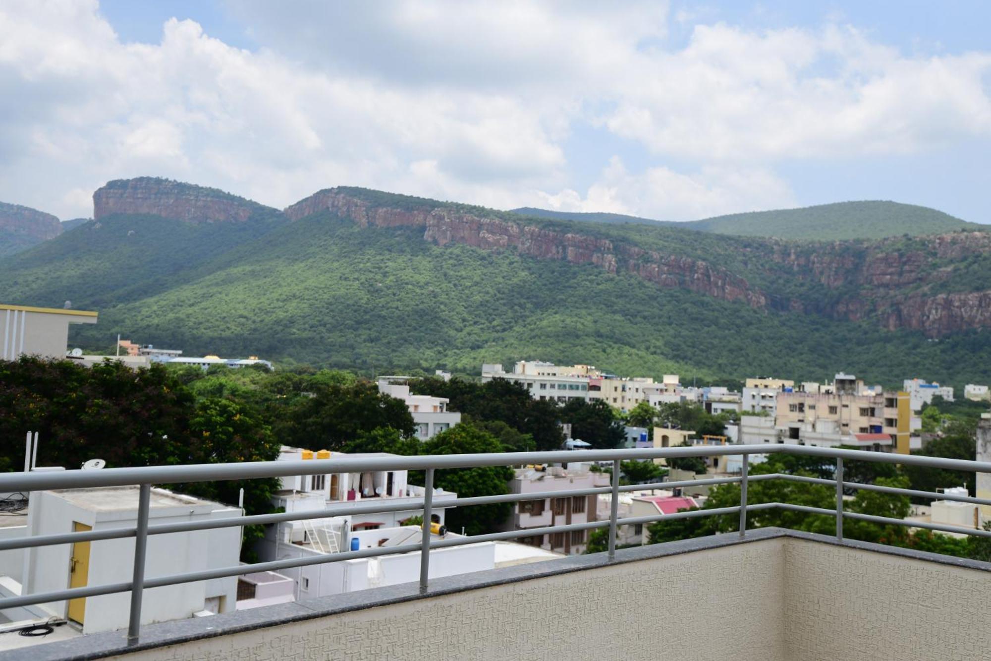 Divya Comforts- 2Bhk Tirupati Exterior foto